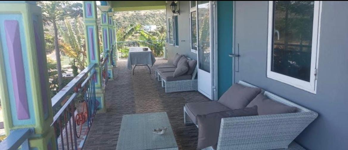 Tilapasse Resto & Guest House Port South East Exterior foto